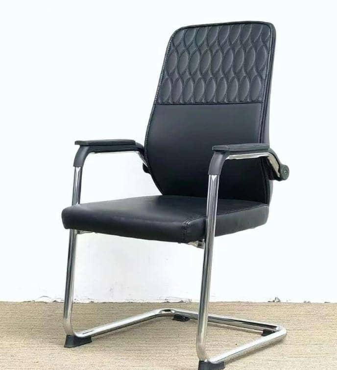 Mini Executive Office Chair – Compact & Comfortable