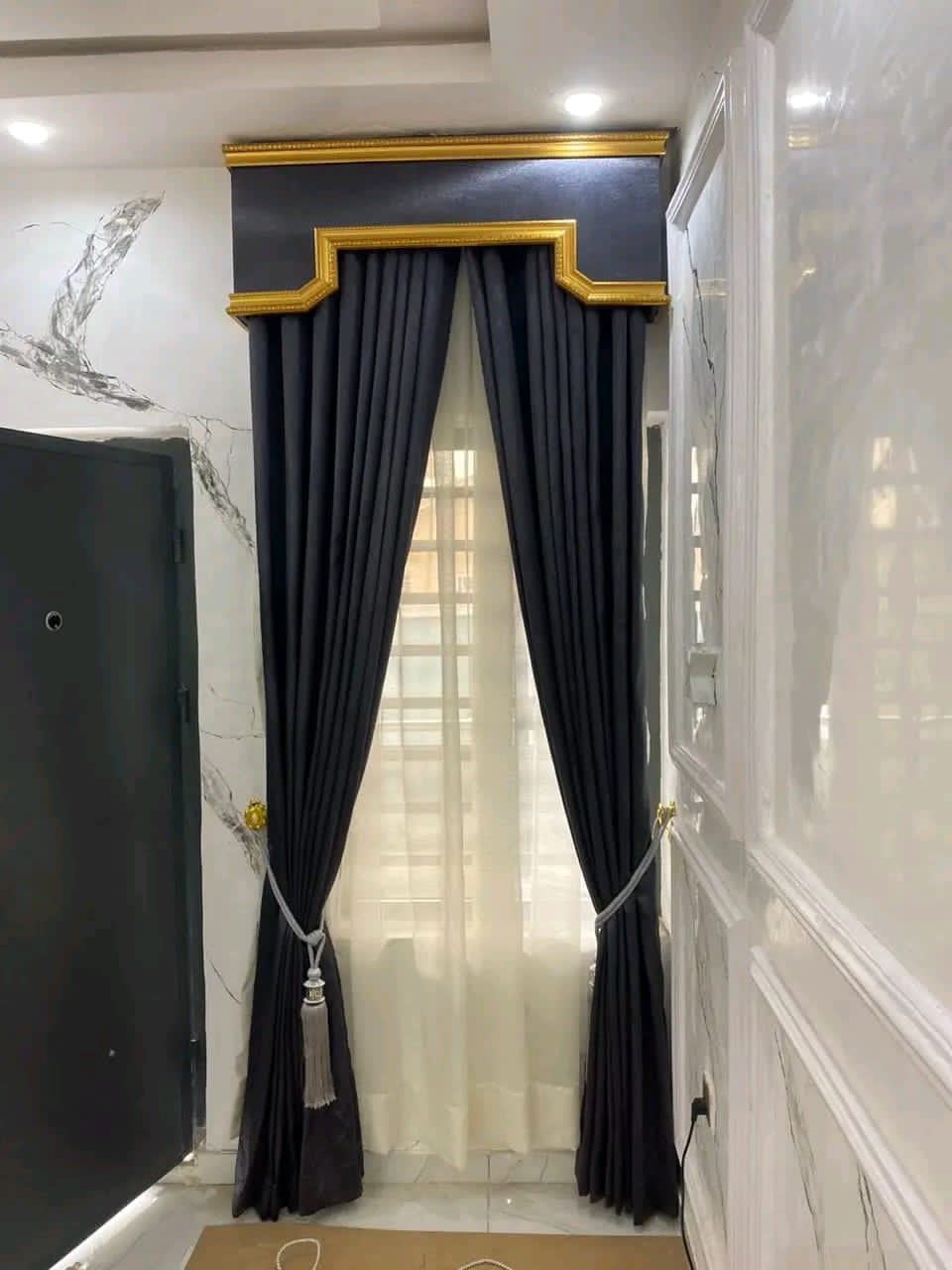 Curtain 