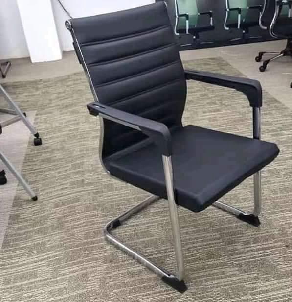 Modern Visitor Office Chair – Sleek & Comfortable