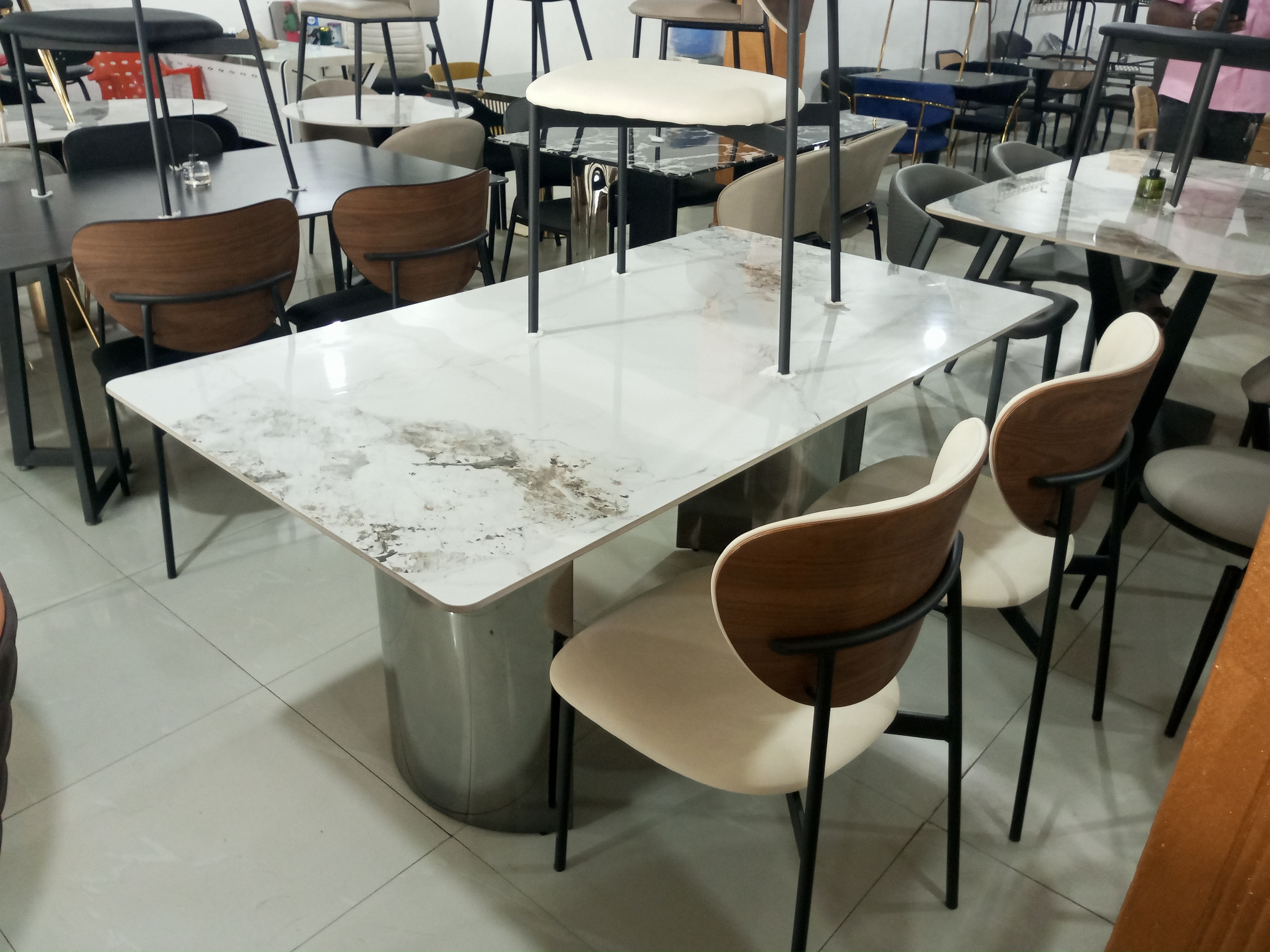 6-Seater Dining Table Set – Strong and Durable