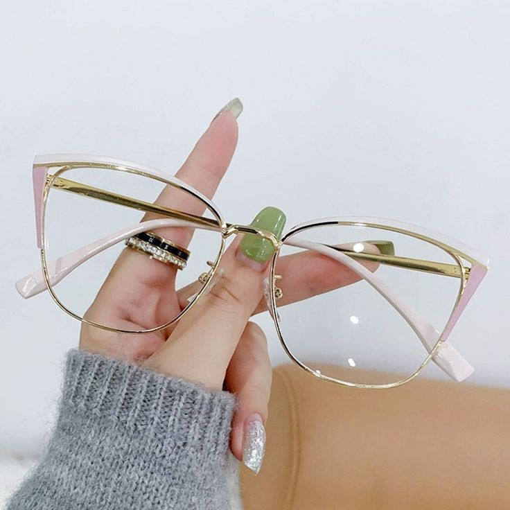 Fashionable Eye Glasses