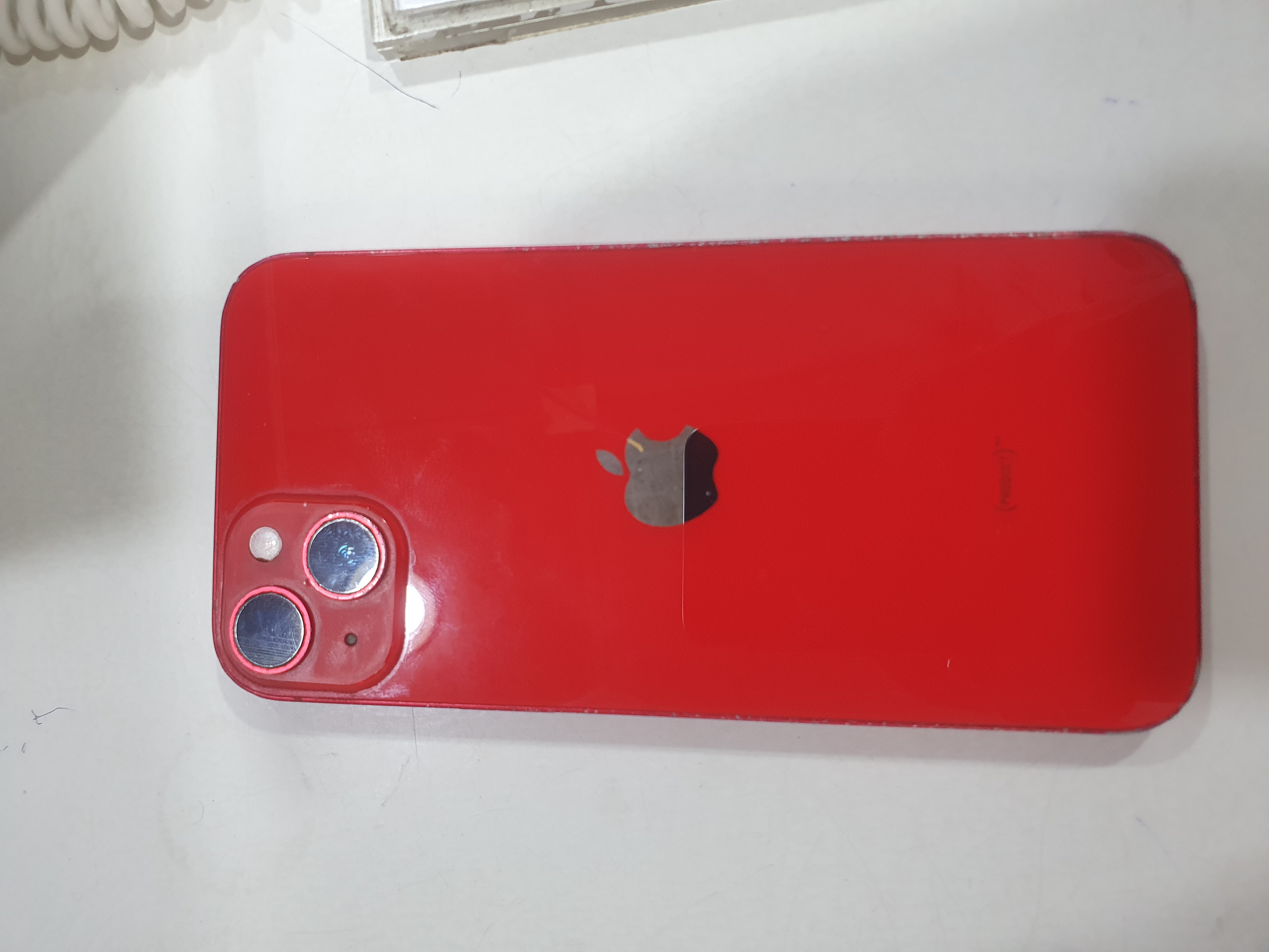 iPhone 13 (Red)