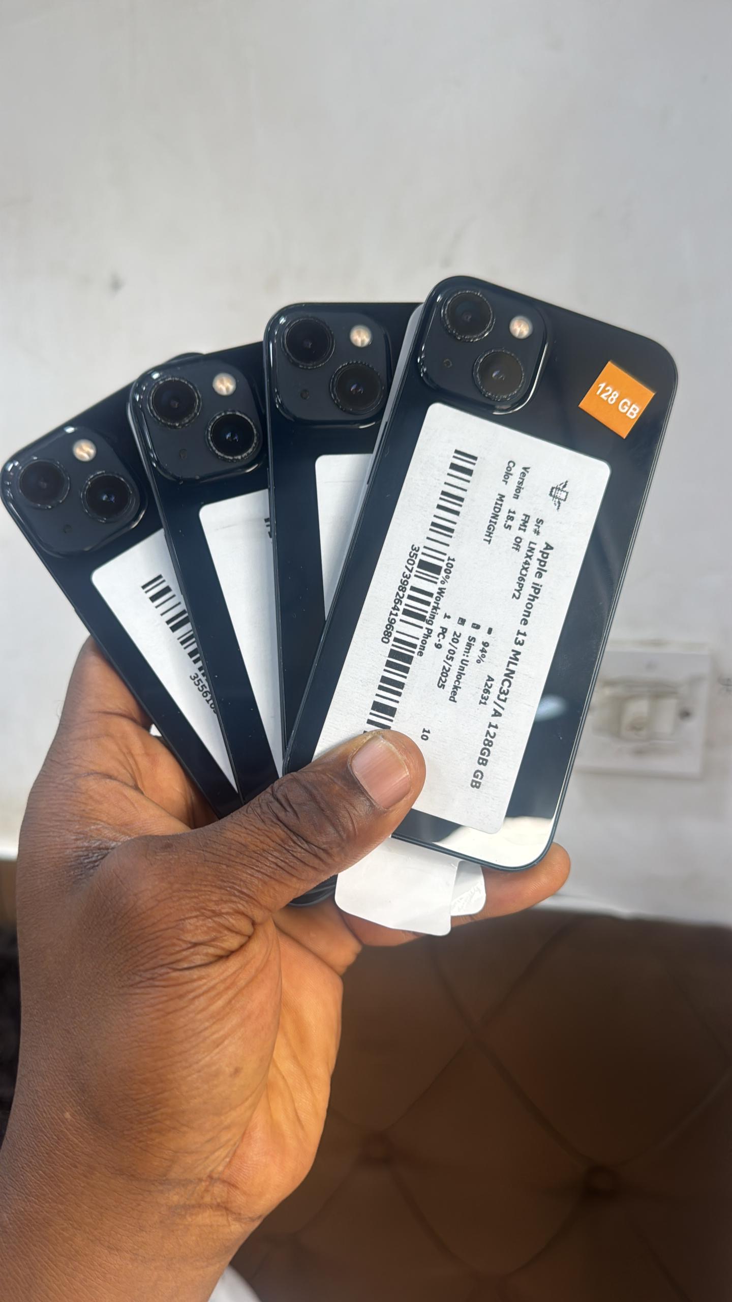 Apple Direct UK Used iPhone 13 128GB Dark Blue