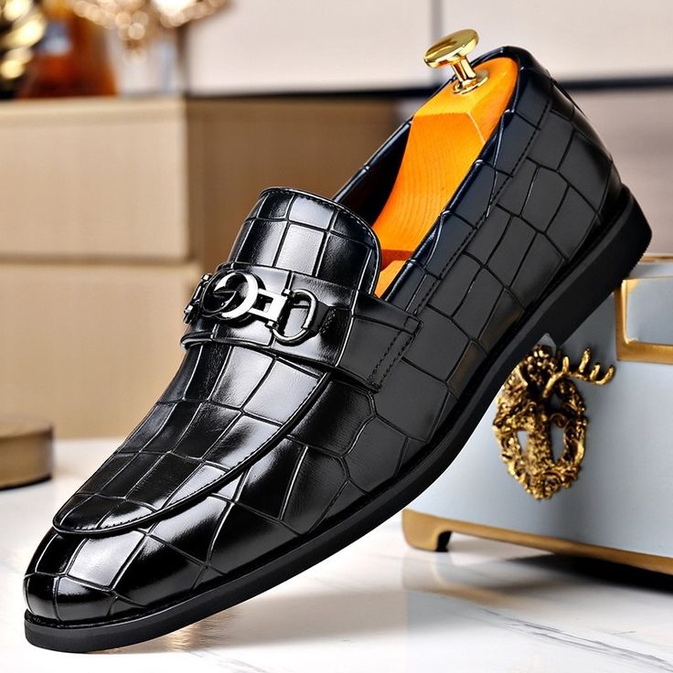 Men’s Black Leather Shoes – Comfortable and Durable