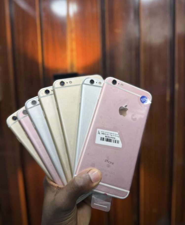  Apple iPhone 6s Plus 32GB UK Version