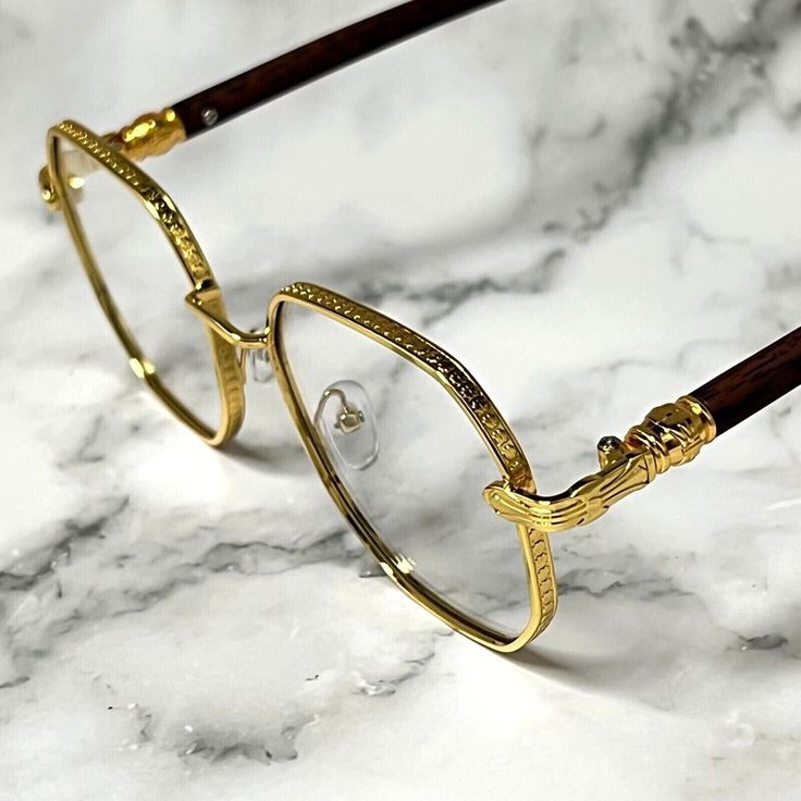 Fashionable Eye Glasses