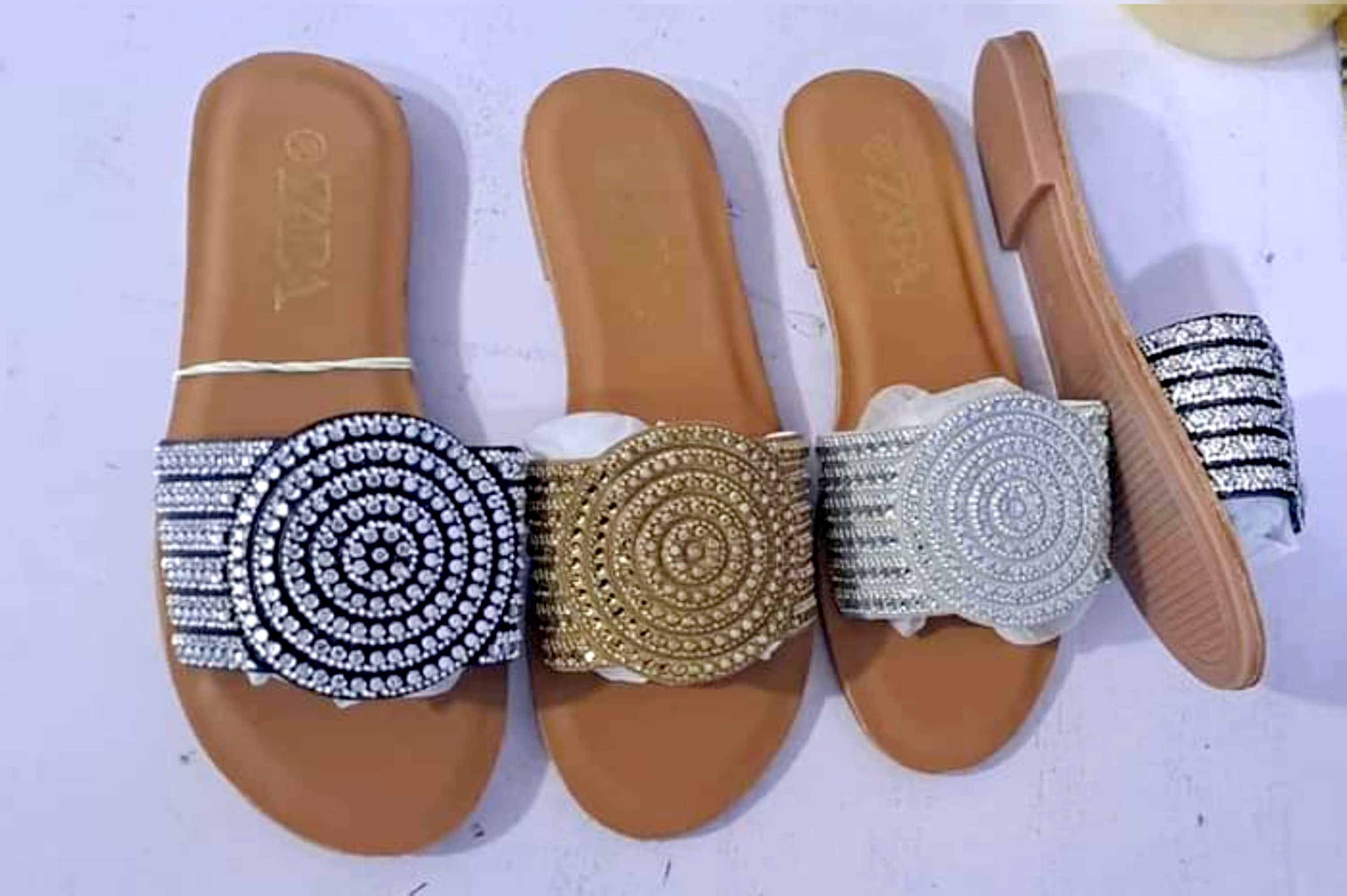 Elegant ladies slippers 